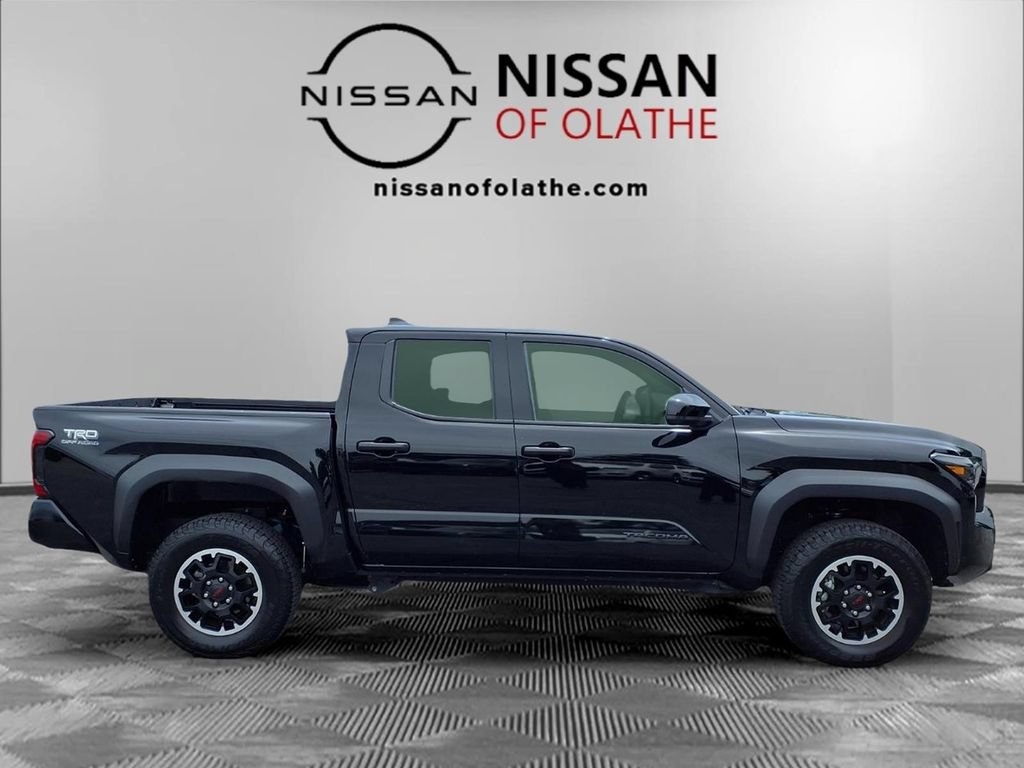 Used 2025 Toyota Tacoma TRD Off-Road AWD/4WD image 28