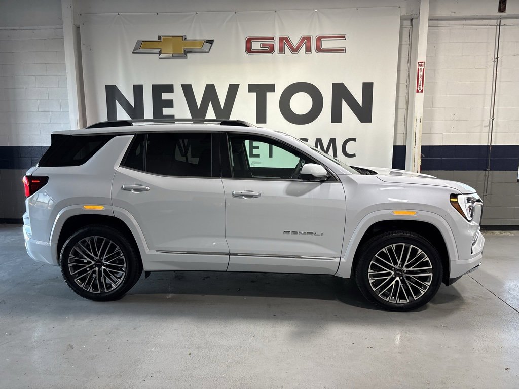 New 2026 GMC Terrain Denali w/ LPO, Floor Liner Package image 28