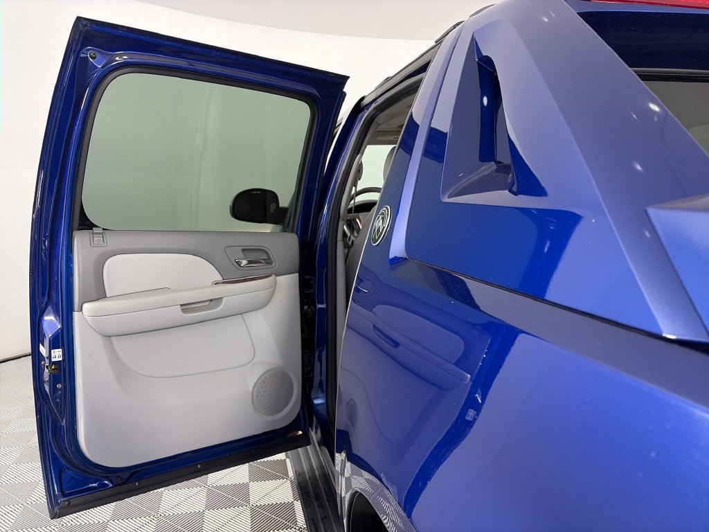 Used 2013 Chevrolet Avalanche LT w/ Texas Edition RWD image 12