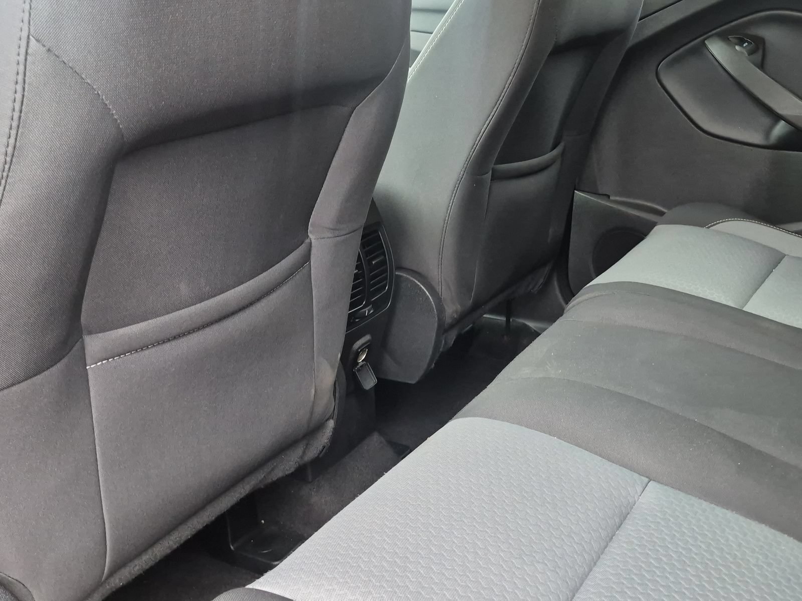 Used 2018 Ford Escape SE FWD image 19