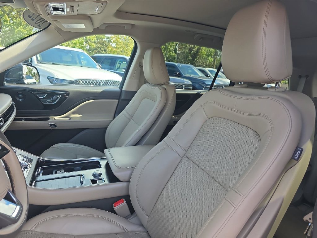 Certified 2022 Lincoln Aviator Reserve w/ Equipment Group 201A RWD image 22