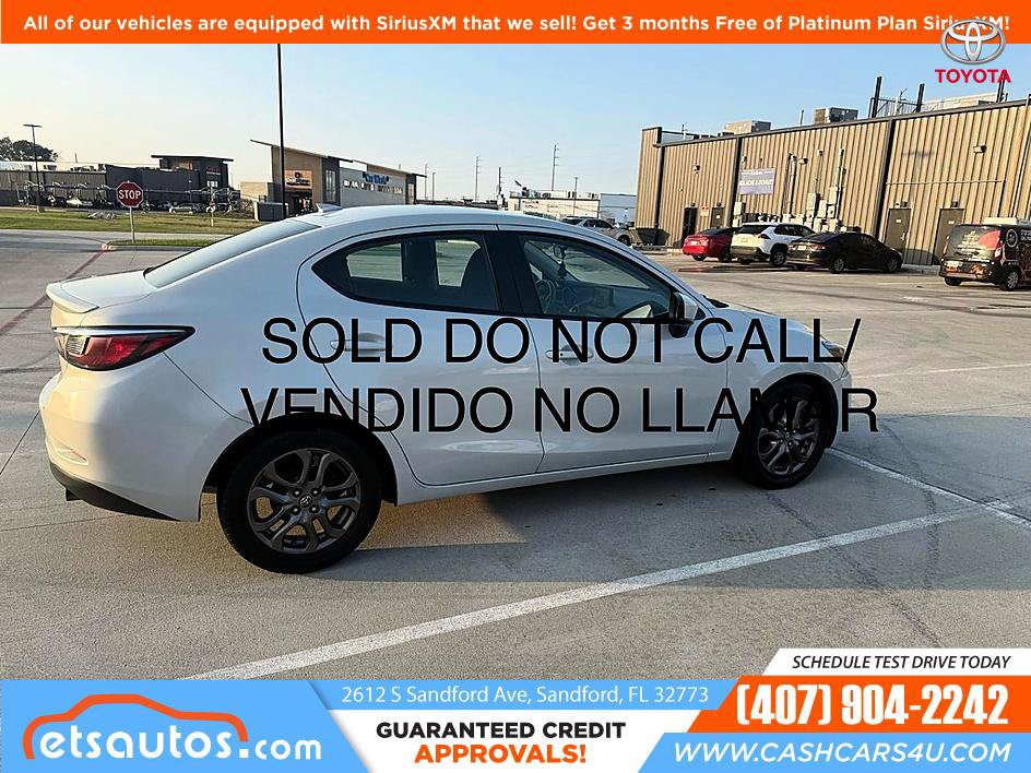 Used 2019 Toyota Yaris LE FWD image 2