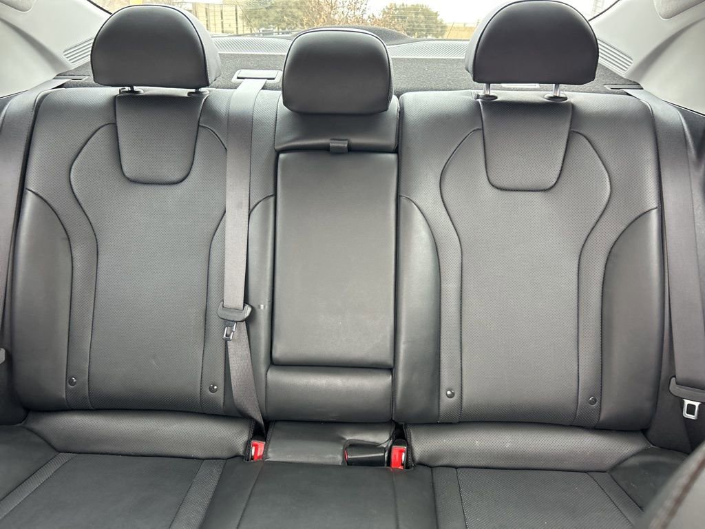 Used 2022 Hyundai Elantra Limited image 27