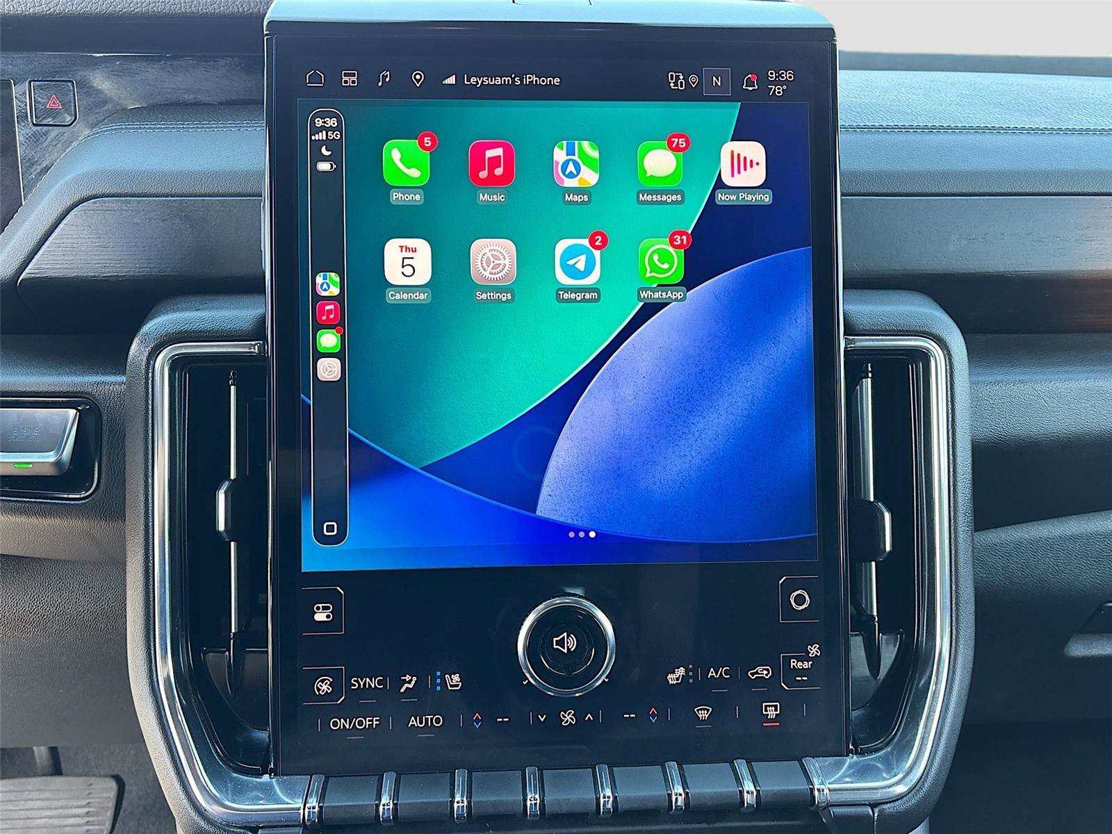 Used 2025 GMC Yukon Denali image 15