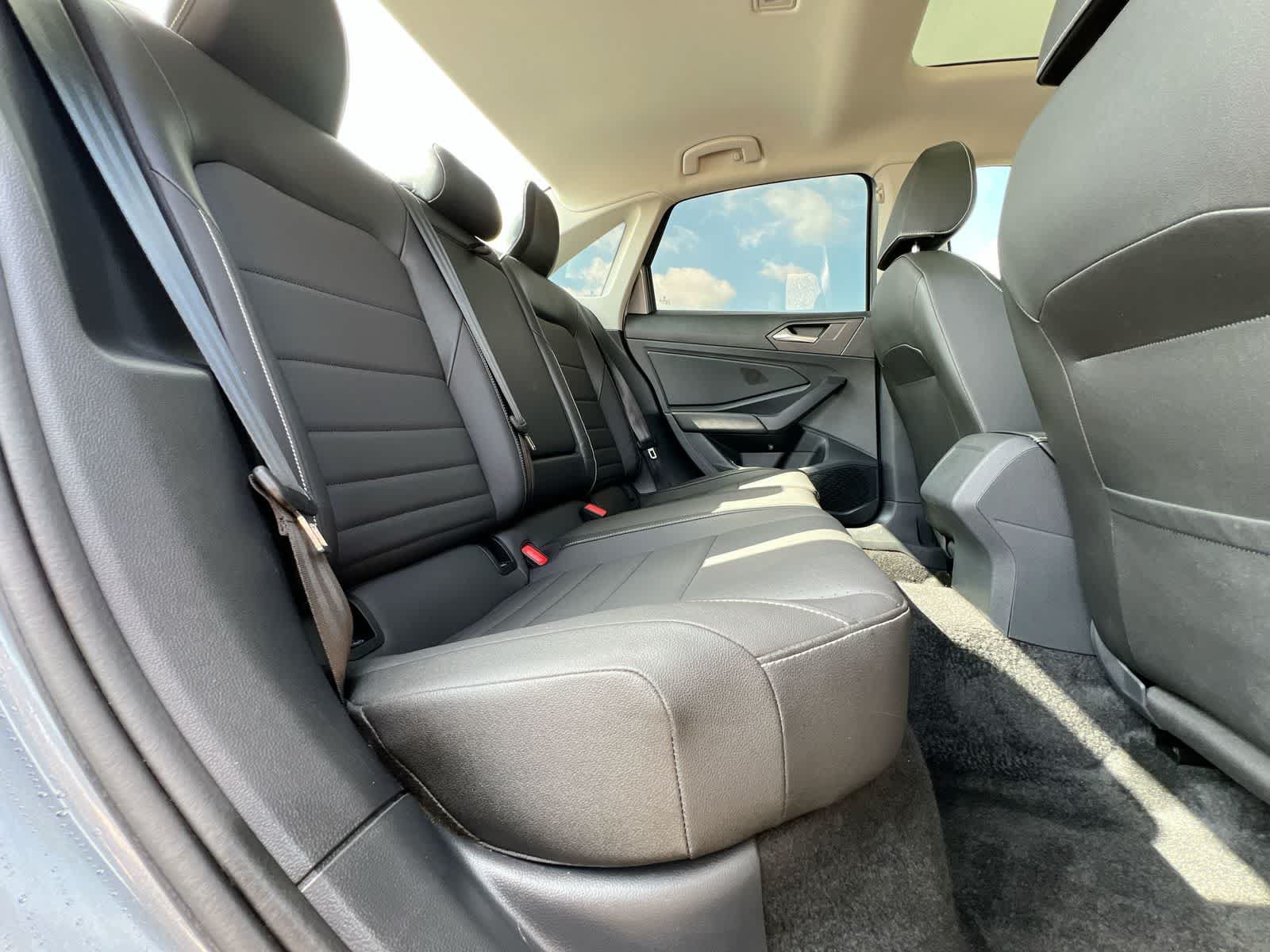 Used 2024 Volkswagen Jetta SE w/ Panoramic Sunroof Package FWD image 20