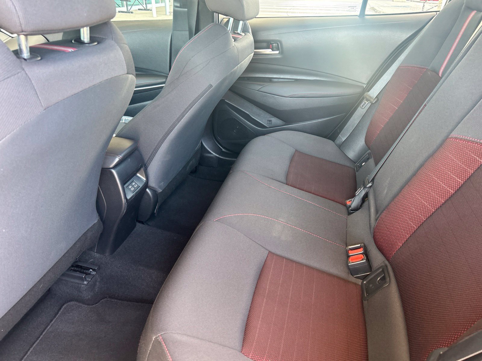 Used 2025 Toyota Corolla SE FWD image 17