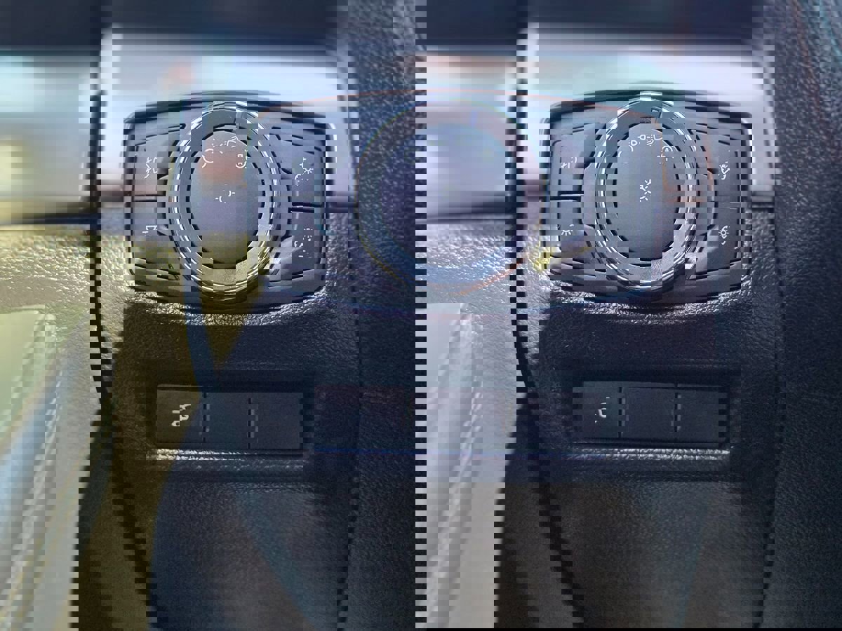 Used 2018 Ford Explorer XLT w/ Equipment Group 201A image 54