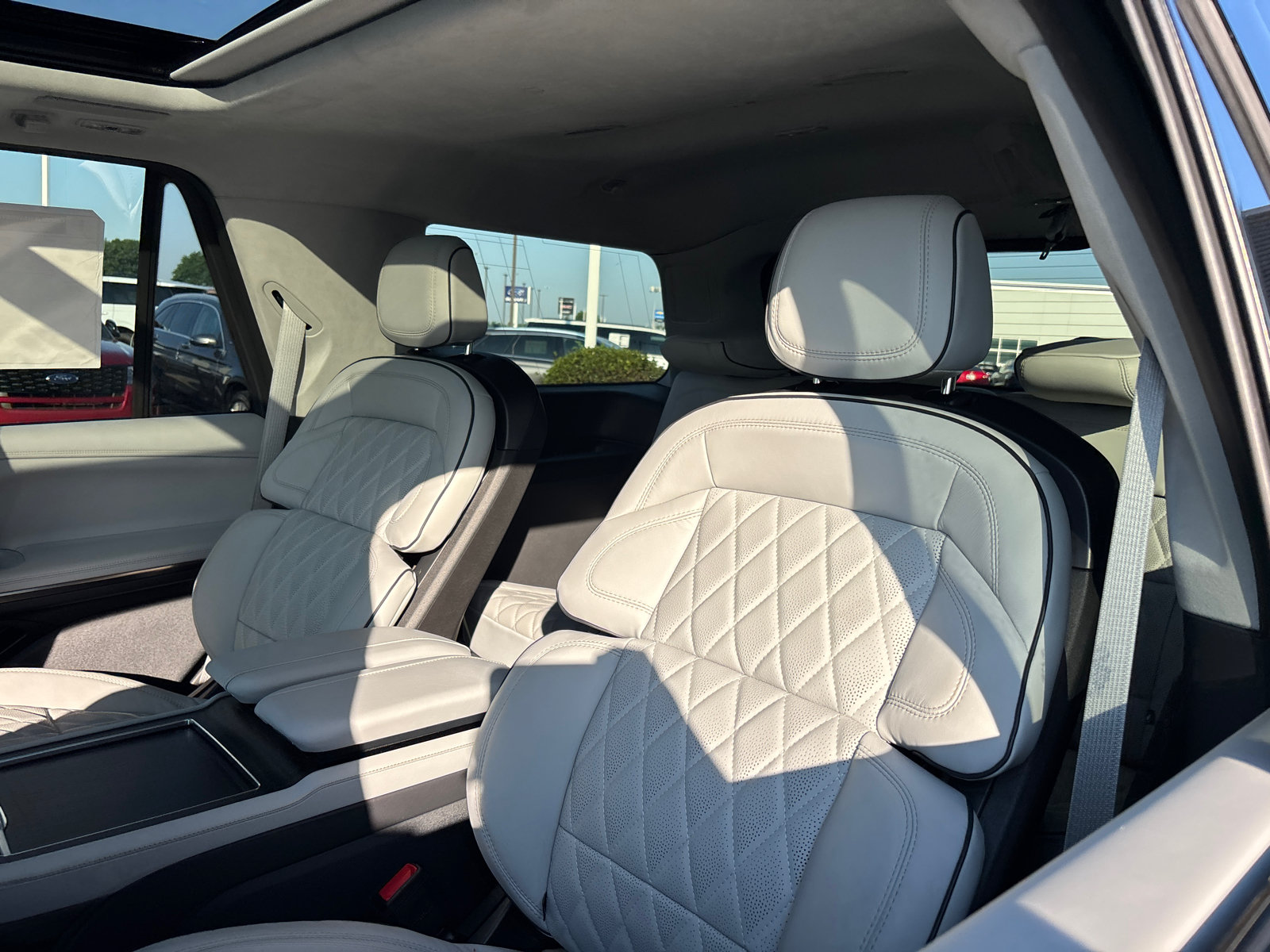 New 2026 Lincoln Navigator Black Label w/ Black Label Special Edition AWD/4WD image 26