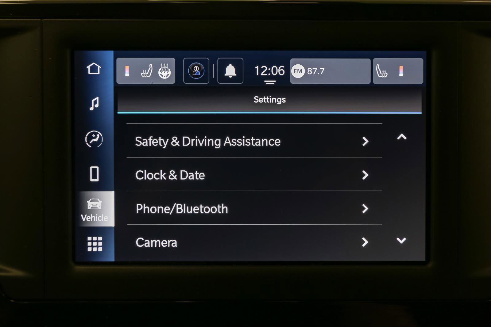 Used 2024 Chrysler Voyager LX image 28