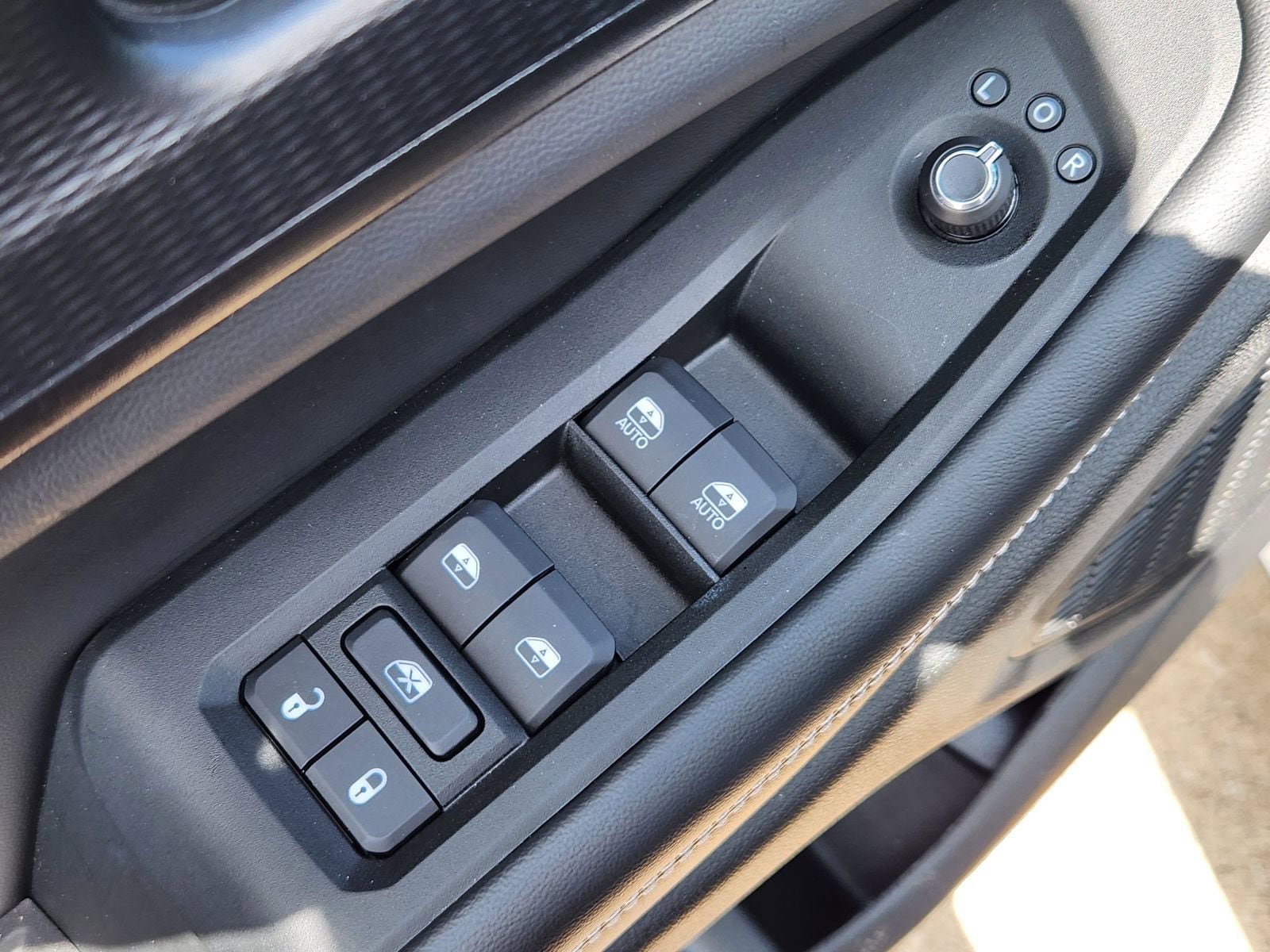 New 2025 Jeep Grand Cherokee L Laredo w/ Luxury Tech Group I RWD image 32