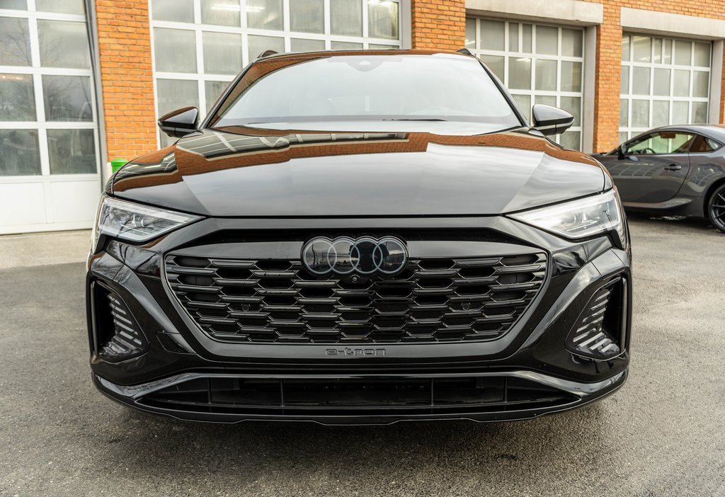 Used 2024 Audi Q8 e-tron Prestige image 41