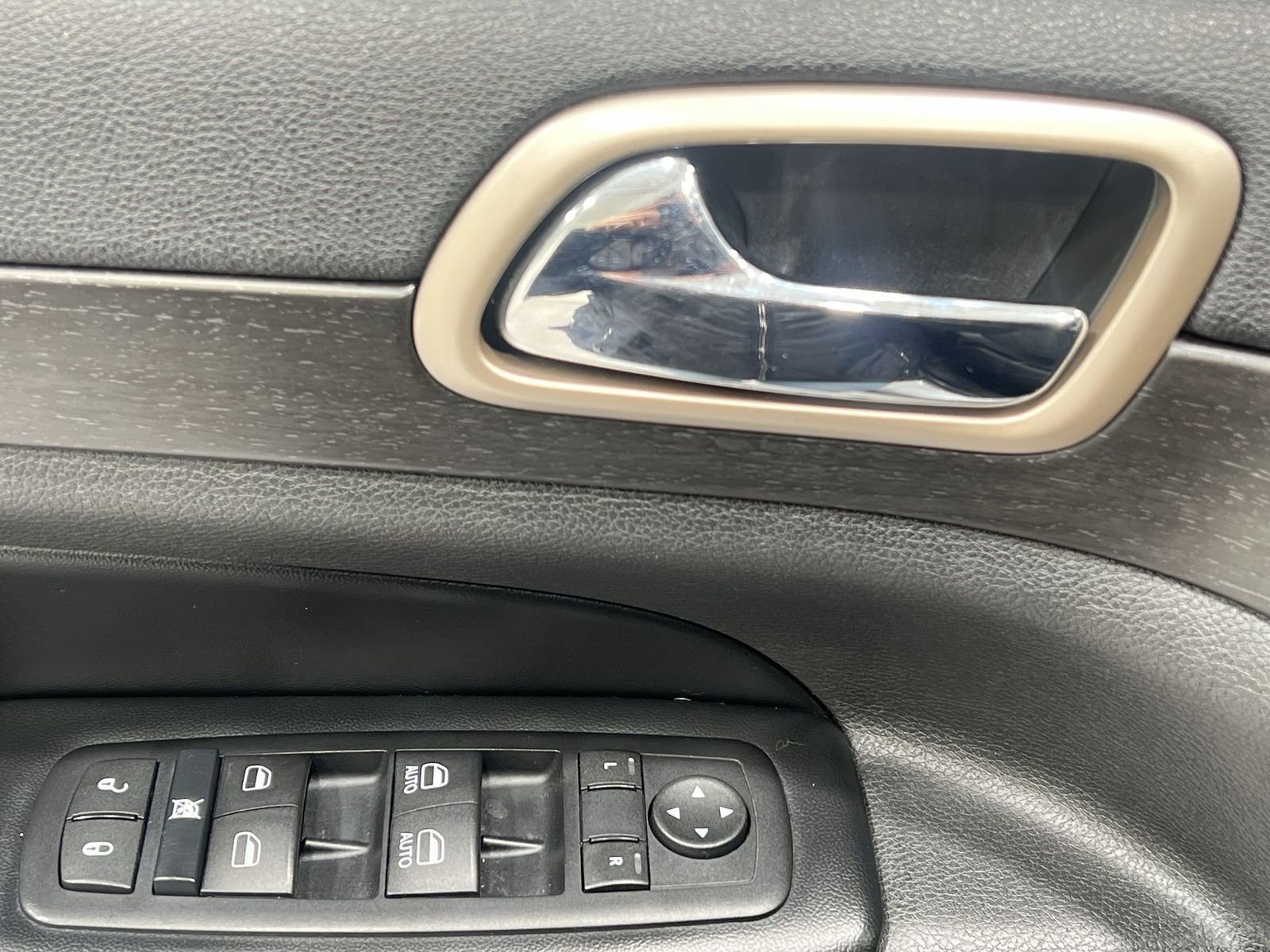 Used 2015 Jeep Grand Cherokee Laredo w/ Quick Order Package 23E image 13