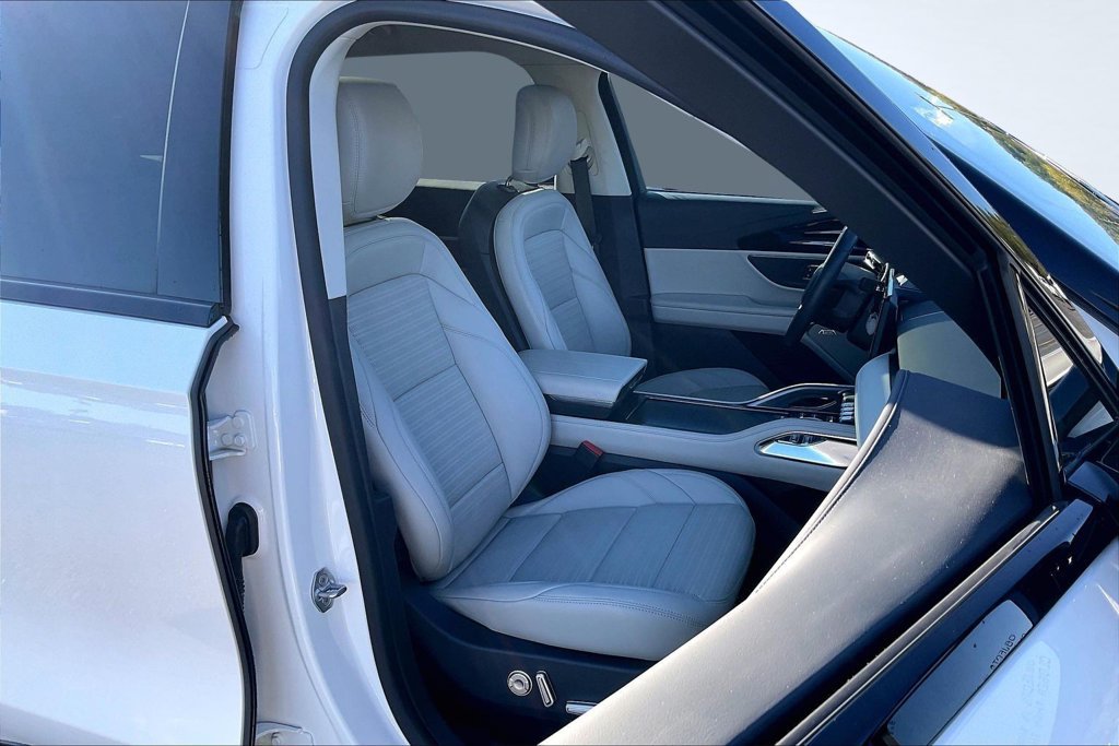 Used 2026 Lincoln Nautilus Reserve w/ Jet Appearance Package AWD/4WD image 30