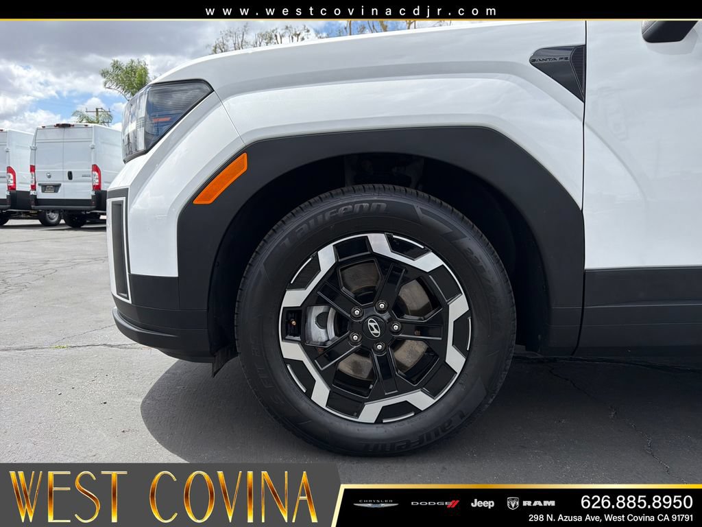 Used 2025 Hyundai Santa Fe SEL AWD/4WD image 11