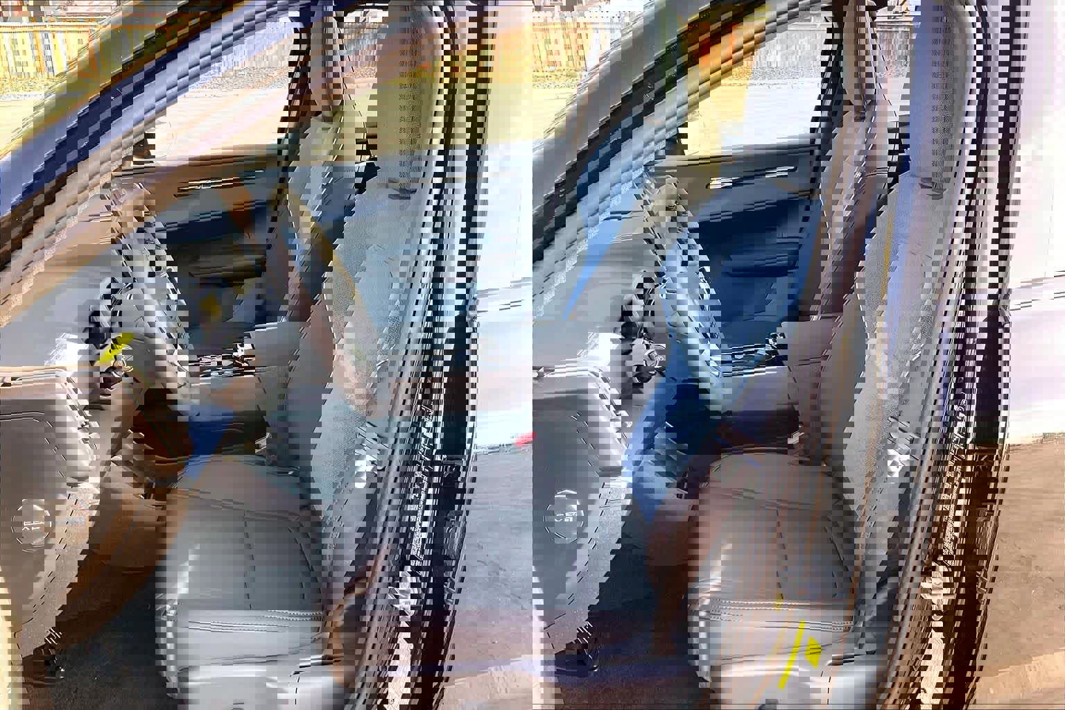 New 2025 Volvo EX30 Plus w/ Protection Package Premier image 11