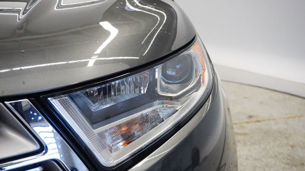 Used 2018 Ford Edge SE image 12