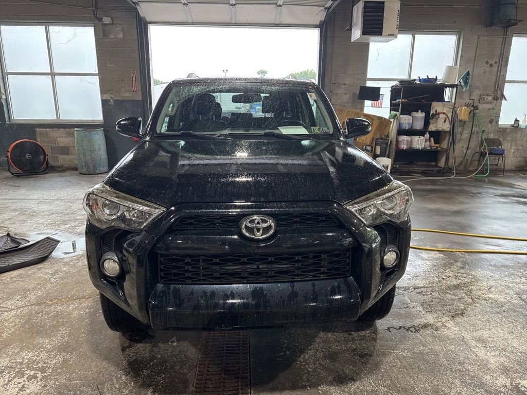 Used 2016 Toyota 4Runner SR5 AWD/4WD image 9