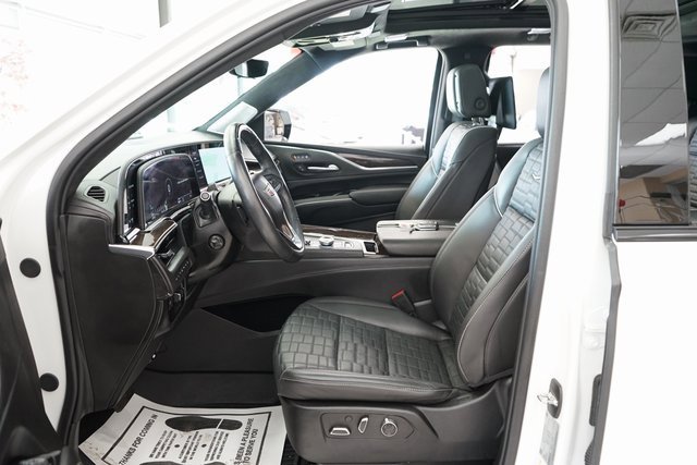 Used 2024 Cadillac Escalade Sport Platinum w/ LPO, ONYX Package image 34