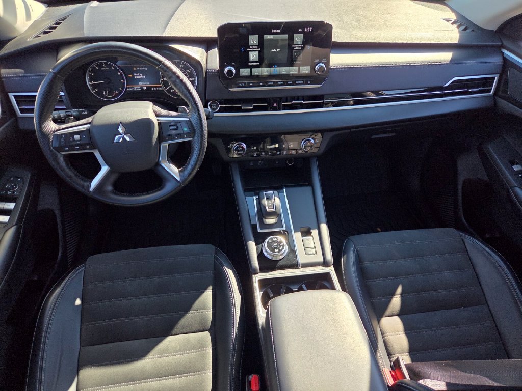 Used 2024 Mitsubishi Outlander AWD image 8