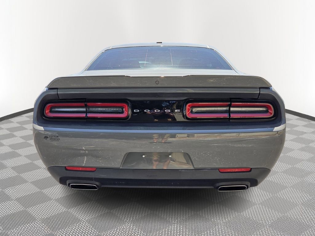 Used 2019 Dodge Challenger SXT RWD image 5