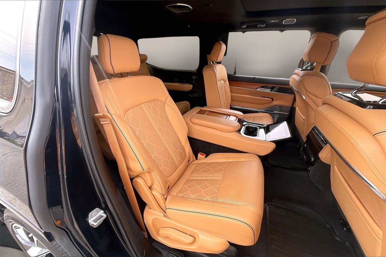 Used 2022 Jeep Grand Wagoneer Series III image 26