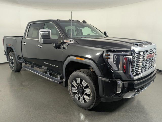 Used 2024 GMC Sierra 3500 Denali w/ Denali Reserve Package image 2