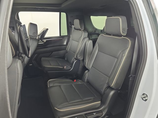 Used 2026 Chevrolet Suburban Premier AWD/4WD image 20