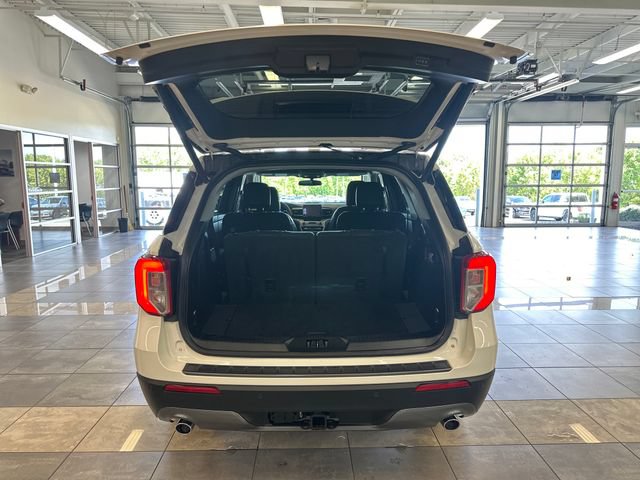 Used 2023 Ford Explorer XLT w/ Equipment Group 202A AWD/4WD image 29