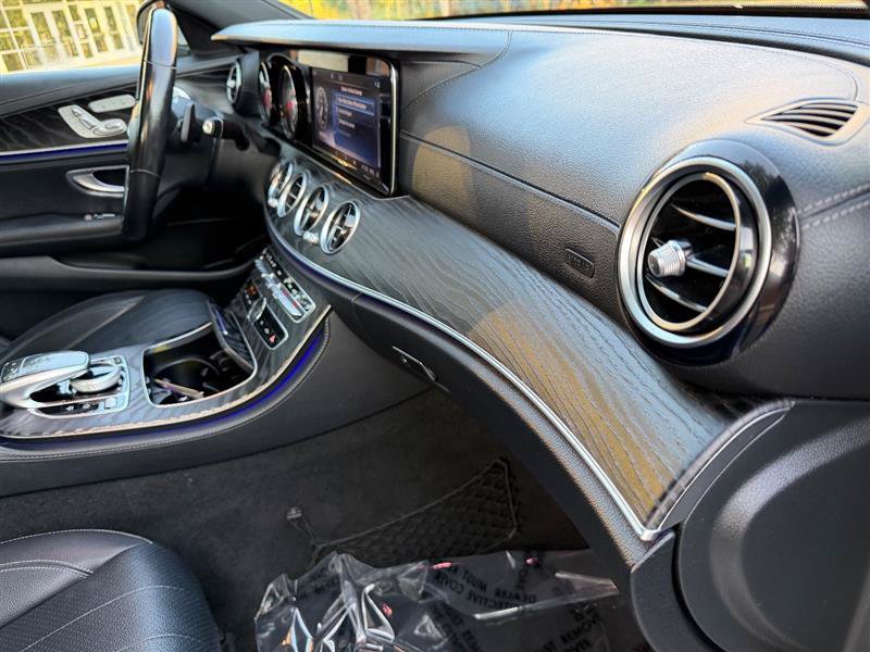 Used 2019 Mercedes-Benz E 300 4MATIC image 36