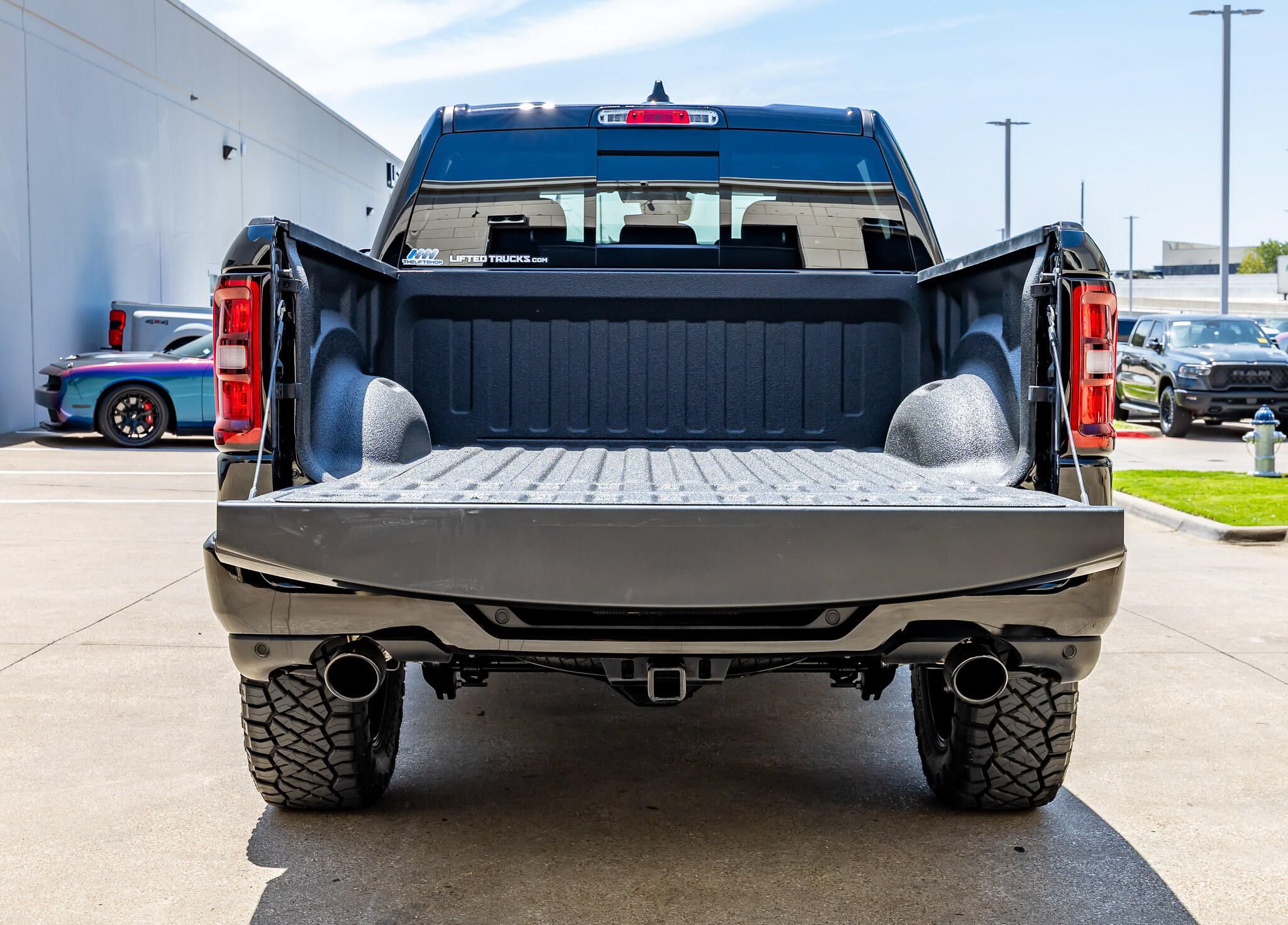Used 2026 RAM 1500 Express AWD/4WD image 9