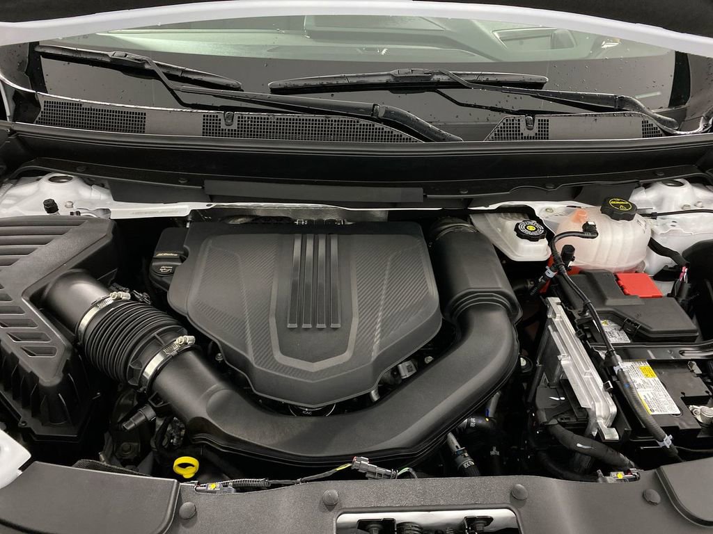 Used 2025 GMC Acadia AT4 w/ Luxury Package image 26