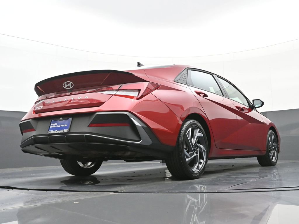 Certified 2025 Hyundai Elantra Sport image 39