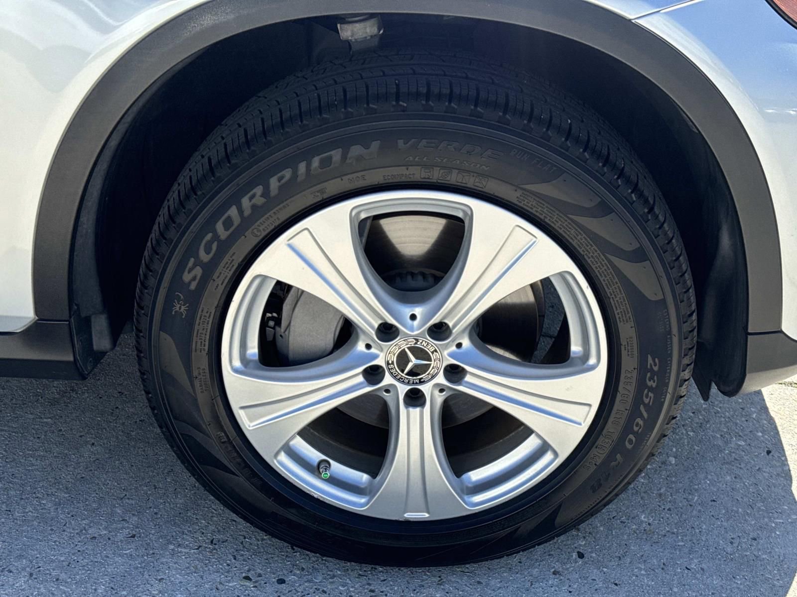 Used 2018 Mercedes-Benz GLC 300 image 4