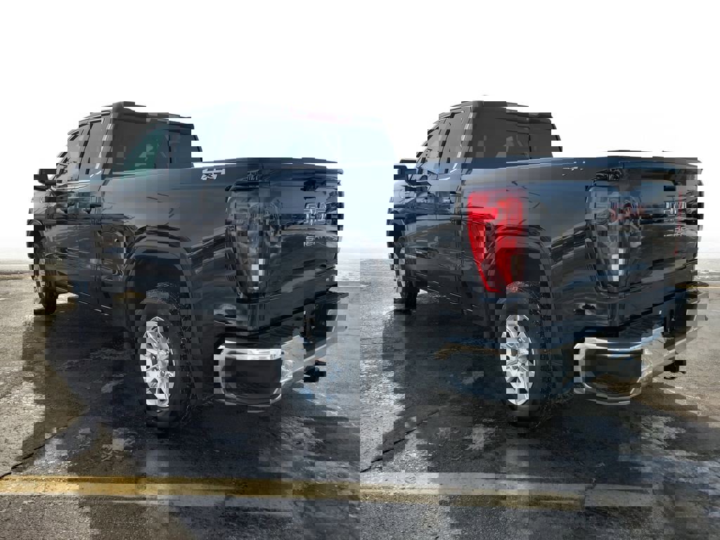 Used 2024 GMC Sierra 1500 SLE w/ Preferred Package image 3