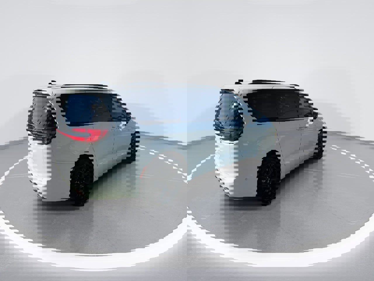 Used 2024 Chrysler Pacifica Touring-L w/ S Appearance Package image 20