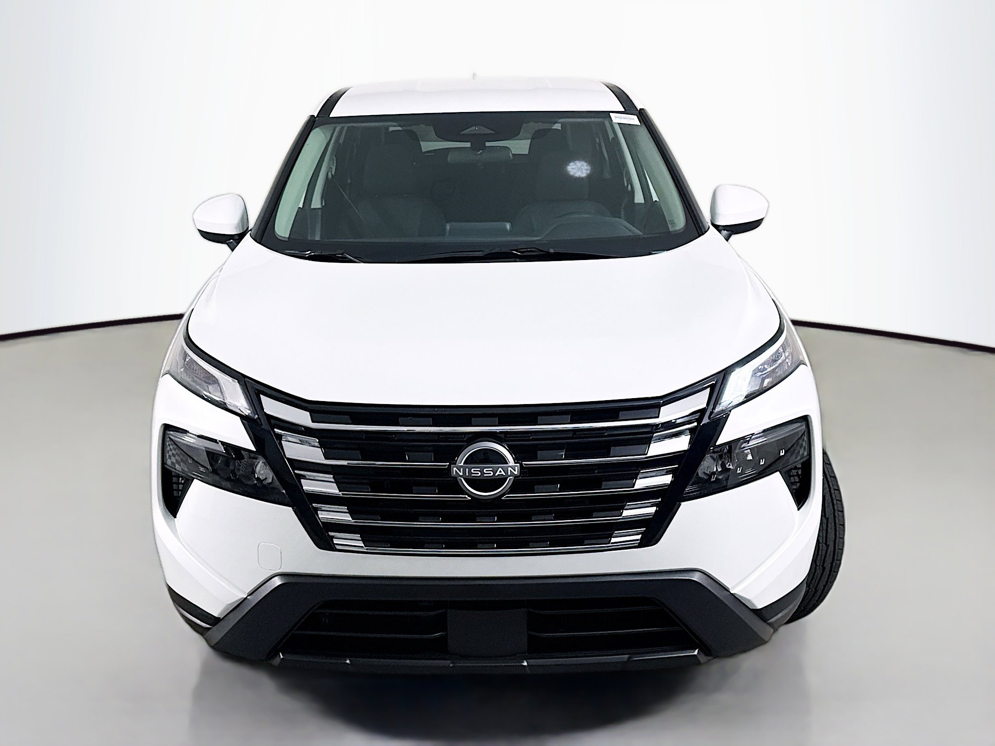 Used 2026 Nissan Rogue SV image 2