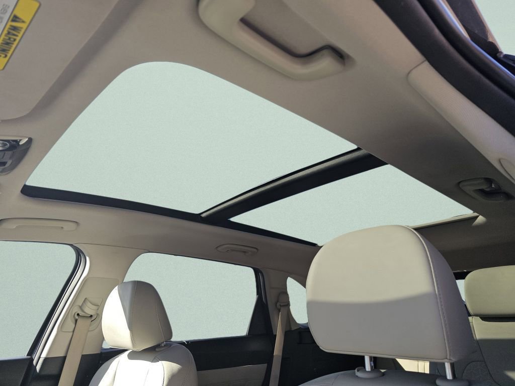 Used 2023 Kia Sorento SX Prestige w/ Panoramic Sunroof Package image 14