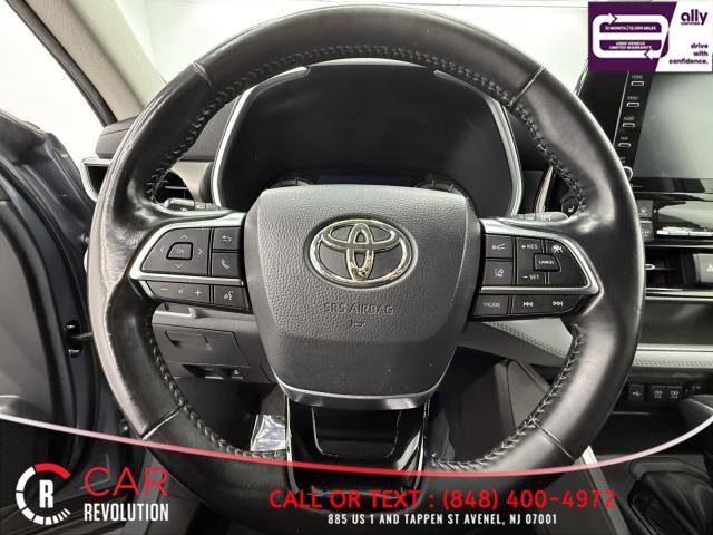 Used 2021 Toyota Highlander XLE image 19