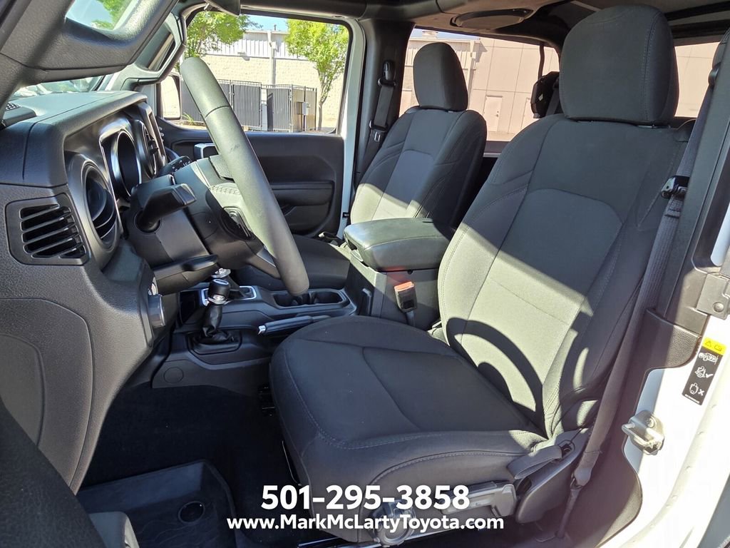 Used 2023 Jeep Wrangler Sport AWD/4WD image 9