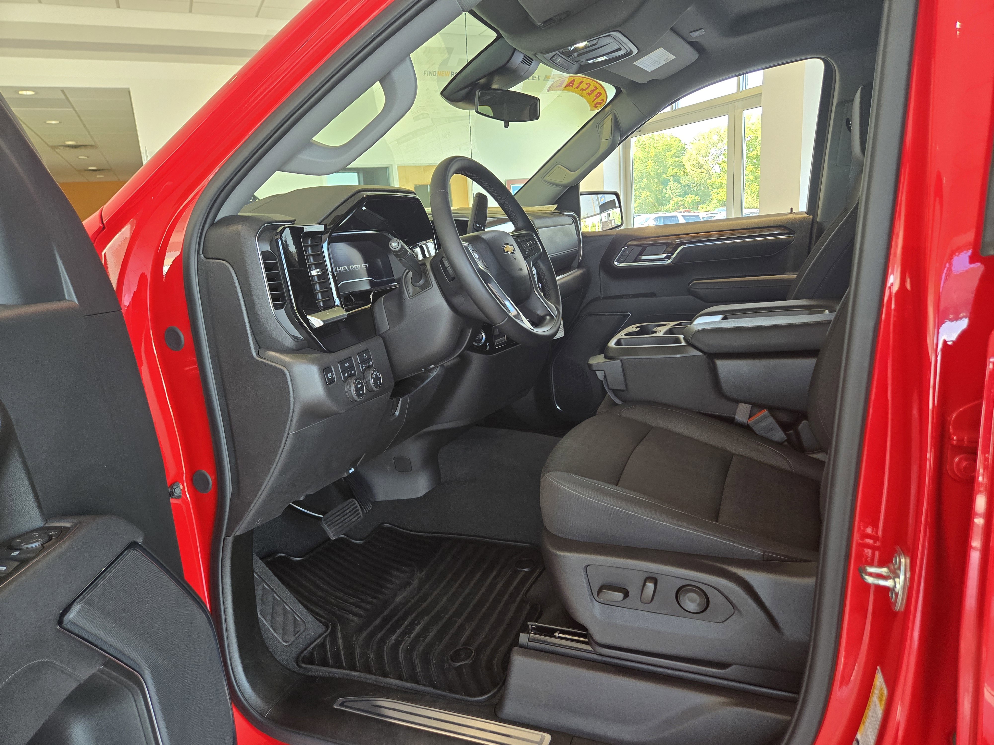New 2025 Chevrolet Silverado 1500 LT image 3