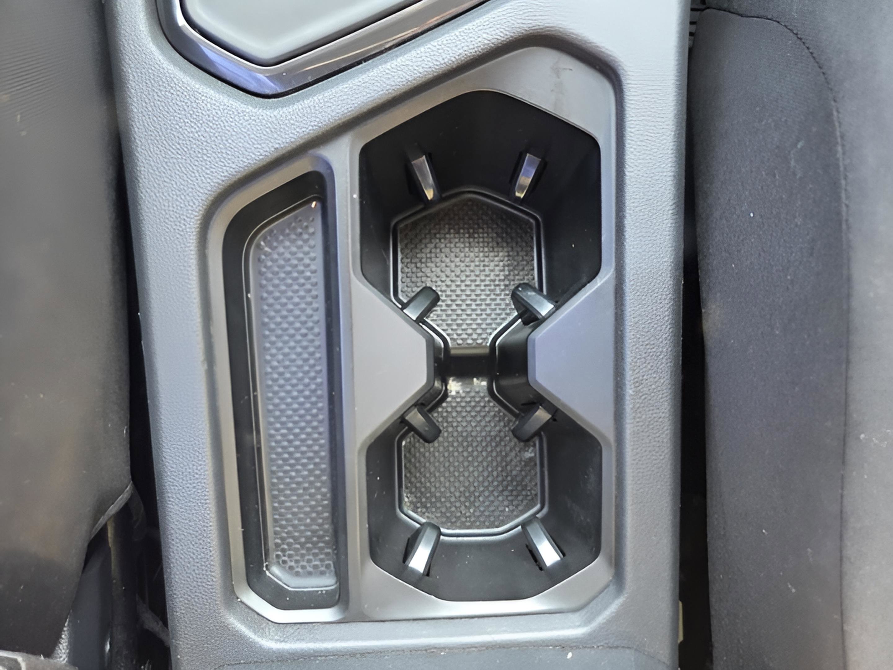 Used 2019 Volkswagen Tiguan S w/ Driver Assistance Package image 16