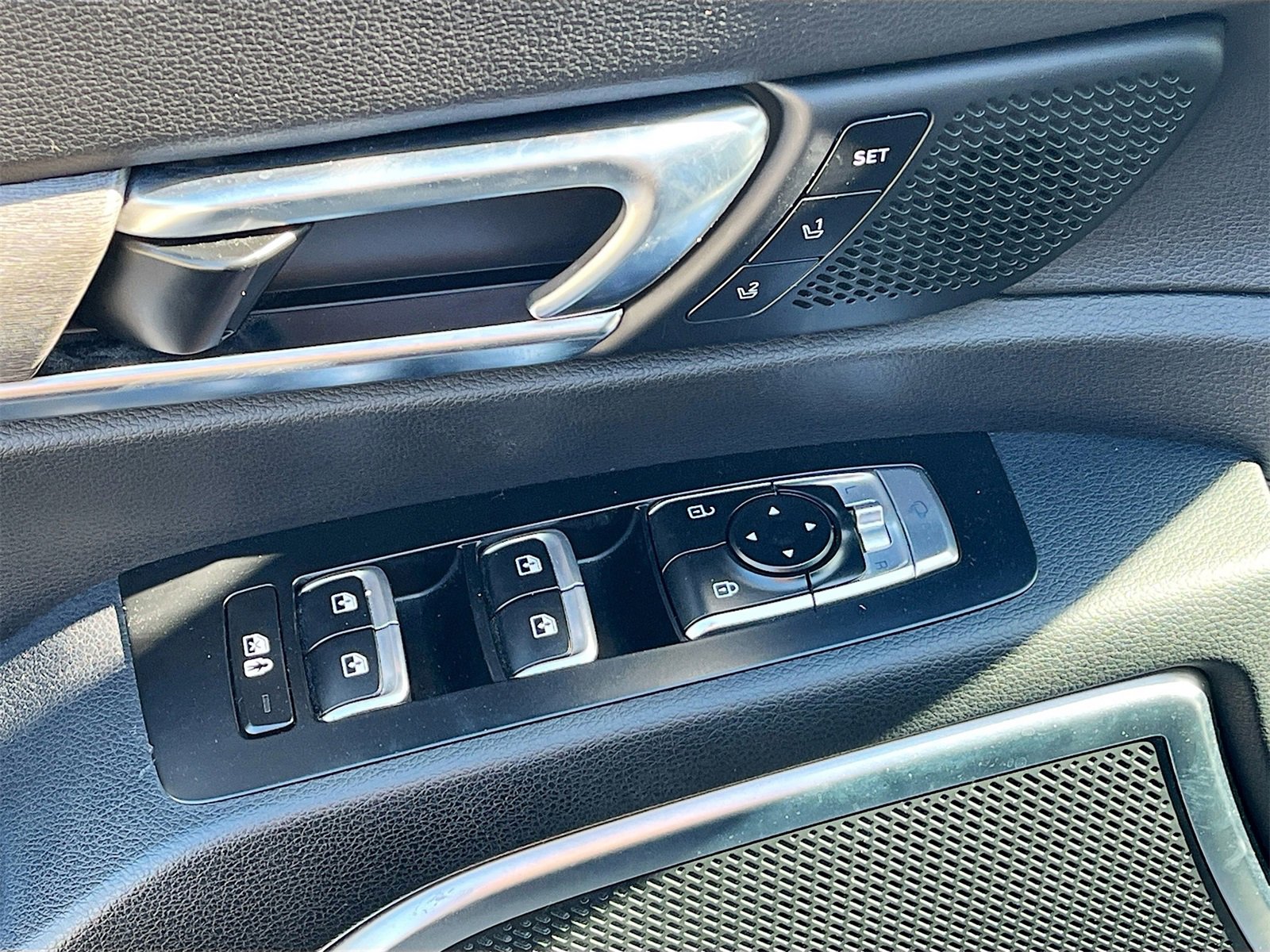 Used 2022 Kia Telluride SX w/ Nightfall Edition Package image 18