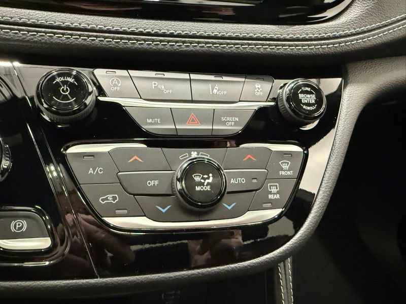 New 2026 Chrysler Pacifica Limited image 36