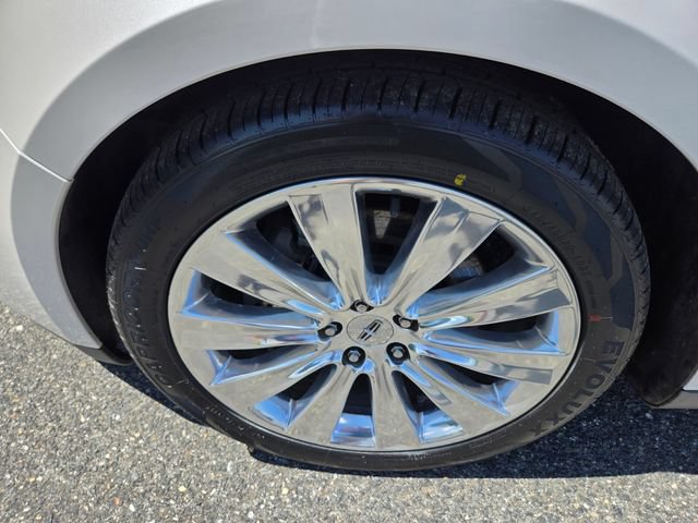 Used 2015 Lincoln MKS AWD w/ Equipment Group 201A image 23