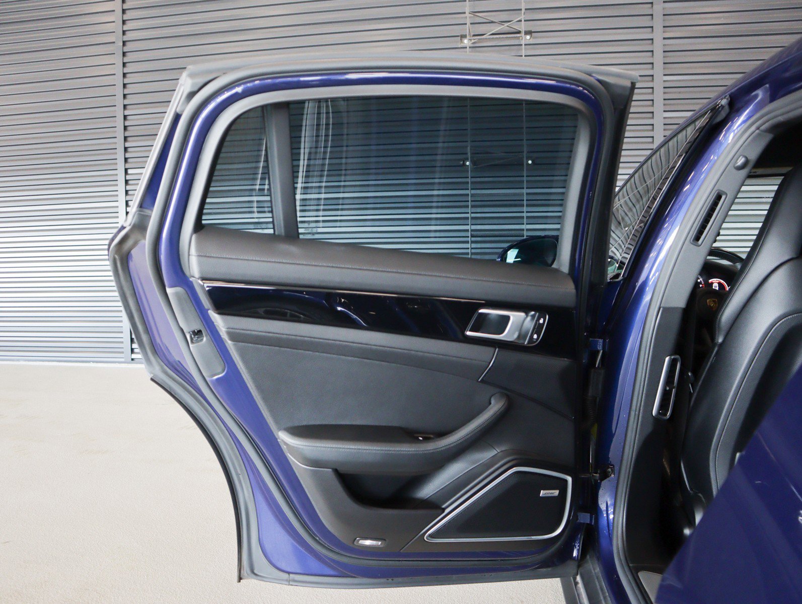 Certified 2022 Porsche Panamera 4S image 25