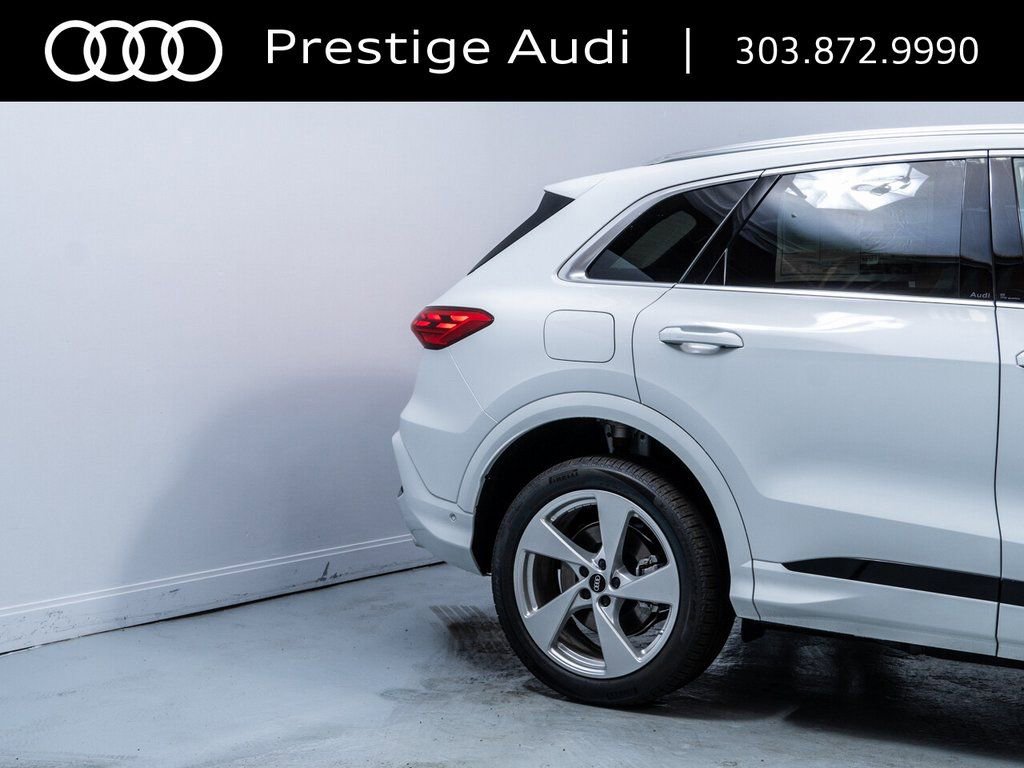 Used 2025 Audi Q5 Premium Plus w/ Premium Plus AWD/4WD image 12