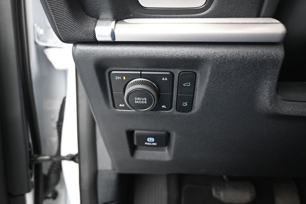 Used 2025 Ford Expedition Active AWD/4WD image 13