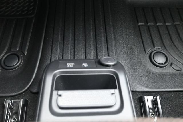 Used 2023 Nissan Ariya AWD image 31