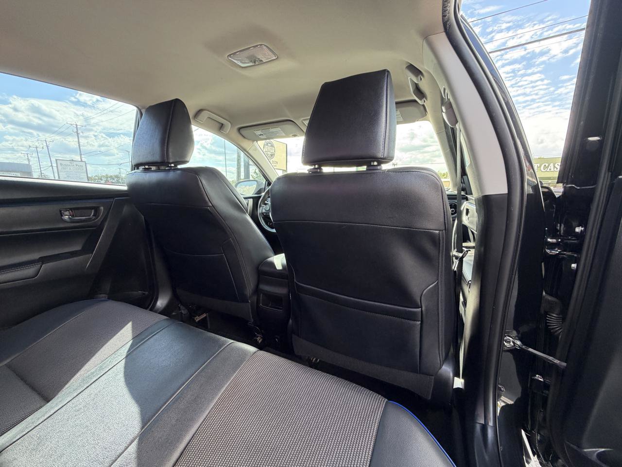 Used 2018 Toyota Corolla SE FWD image 13