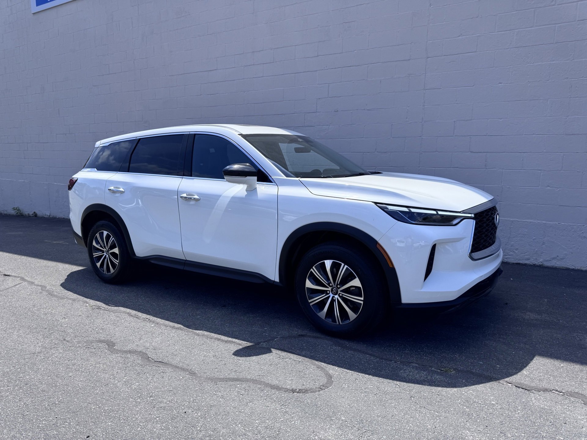 Used 2024 INFINITI QX60 Pure image 4